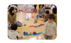 かいてつくってあそぼうの様子